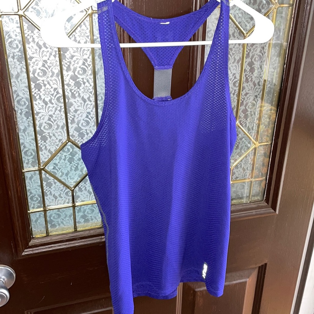 Women’s work out tank top